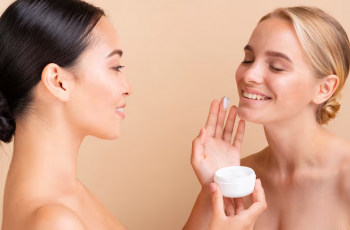 Gallic Acid and DGA: Brightening, Soothing, and Protecting Your Skin